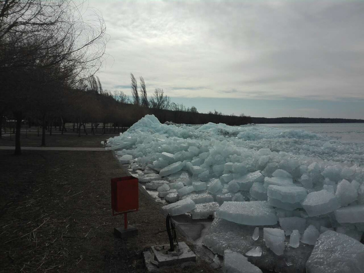 Félelmetes jelenség a Balaton partján - képek