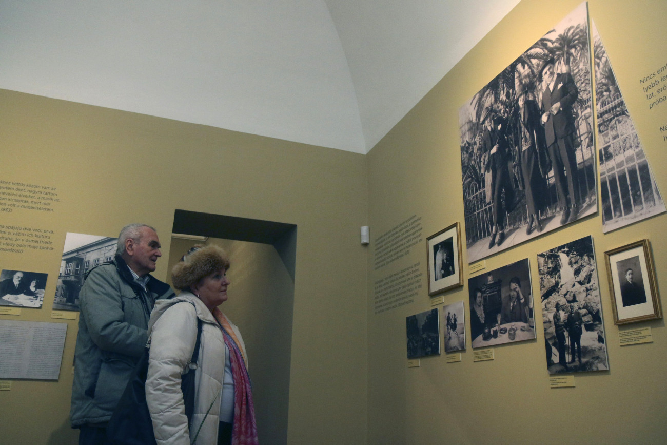 Kassa, 2019. január 22.
A Márai Sándor Emlékkiállítás a kassai Márai-emlékházban 2019. január 22-én. A kiállítást a Csemadok kassai városi választmánya és a Szlovák Nemzeti Múzeum - A Szlovákiai Magyar Kultúra Múzeuma szervezte.
MTI/Vajda János