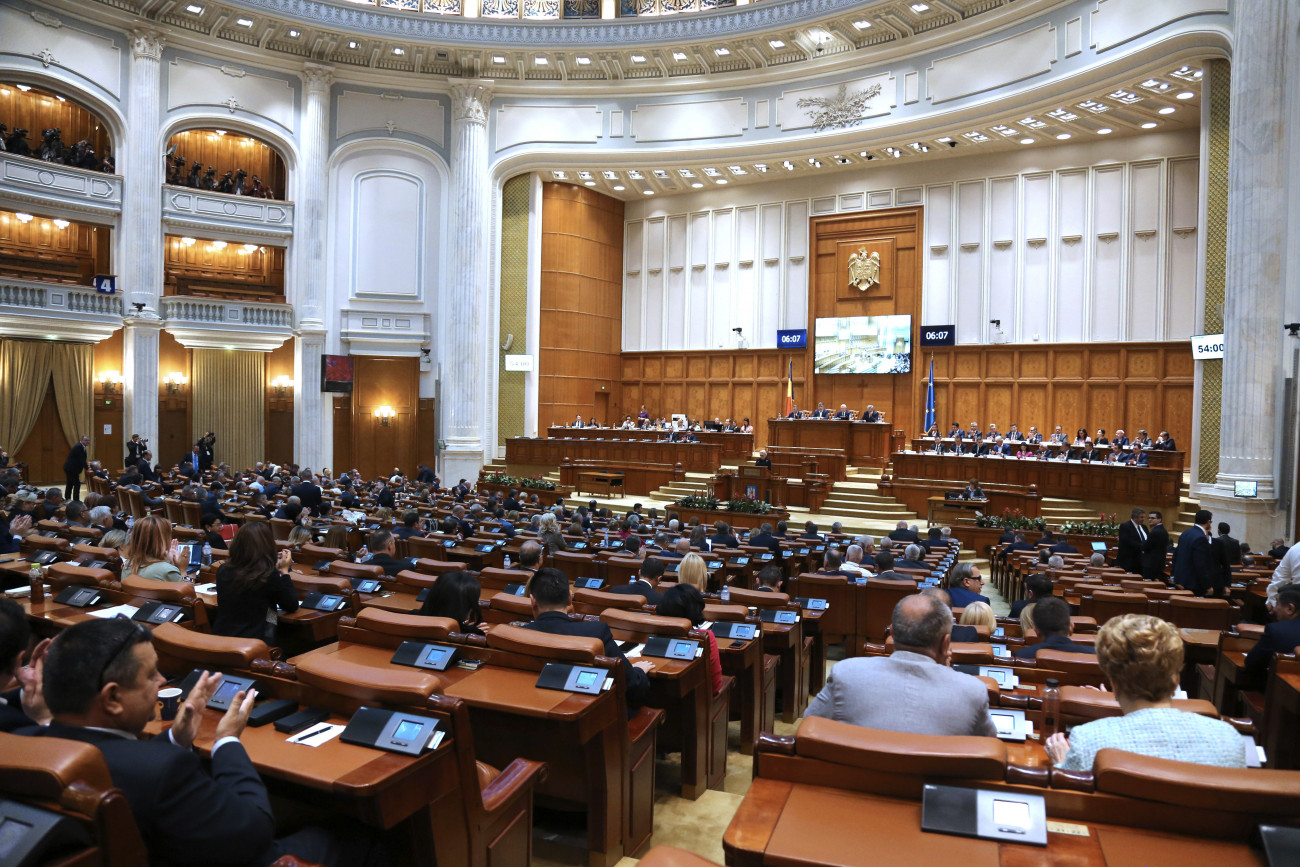 Bukarest, 2019. október 10.
Viorica Dancila miniszterelnök felszólal a kormány ellen beterjesztett bizalmatlansági indítvány vitáján a kétkamarás román parlament együttes ülésén 2019. október 10-én.
MTI/Baranyi Ildikó