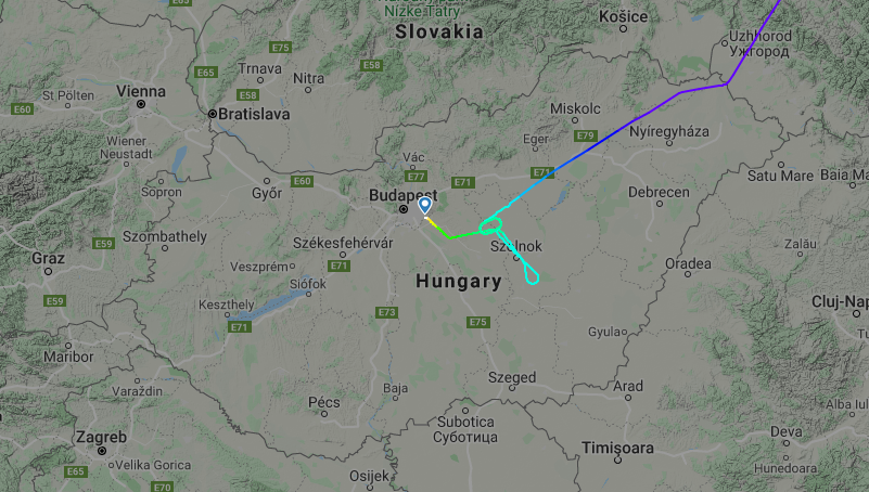 A Belavia B2813-as Minszk-Budapest járata 2020. június 14-én a Budapestet is elérő zivatar miatt várakozni kényszerült a légtérben (Flightradar)