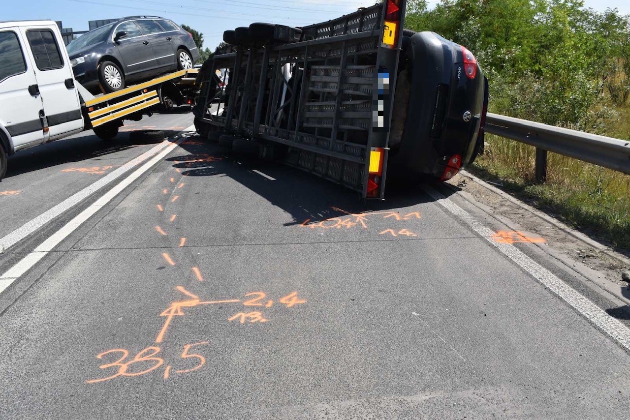 Autóbaleset az M0-son – Forrás: police.hu