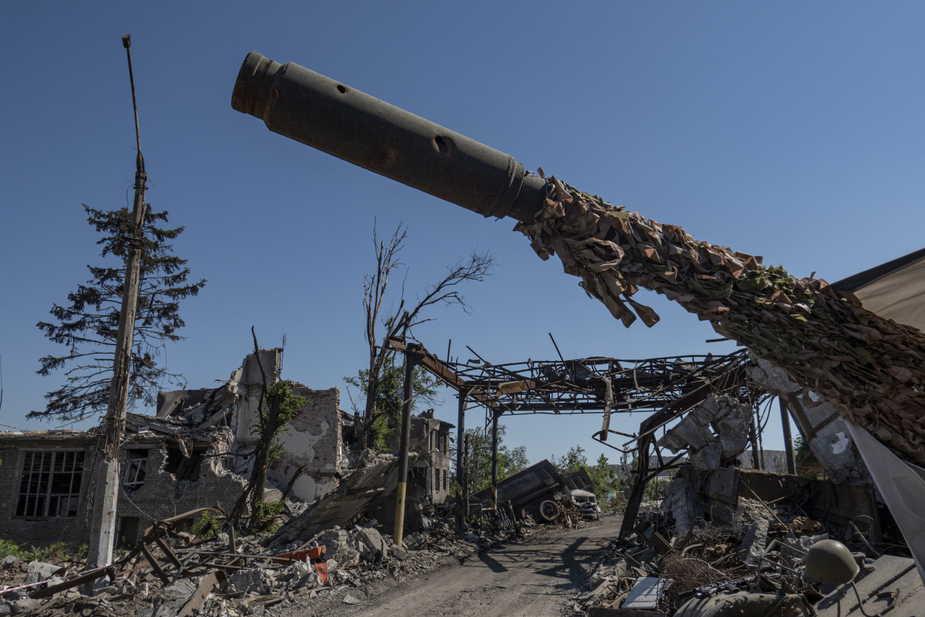 Mariupol, 2022. június 13.
A mariupoli Azovsztal acélipari üzem bejárata 2022. június 13-án. Az Azovi-tenger partján fekvő kikötőváros a kizárólag Oroszország által elismert 