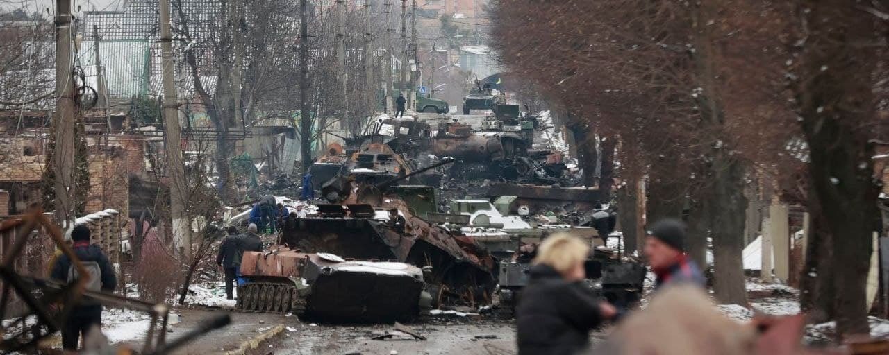 Kijev előtt szétlőtt orosz hadoszlop. Forrás: Twitter/ Rob Lee