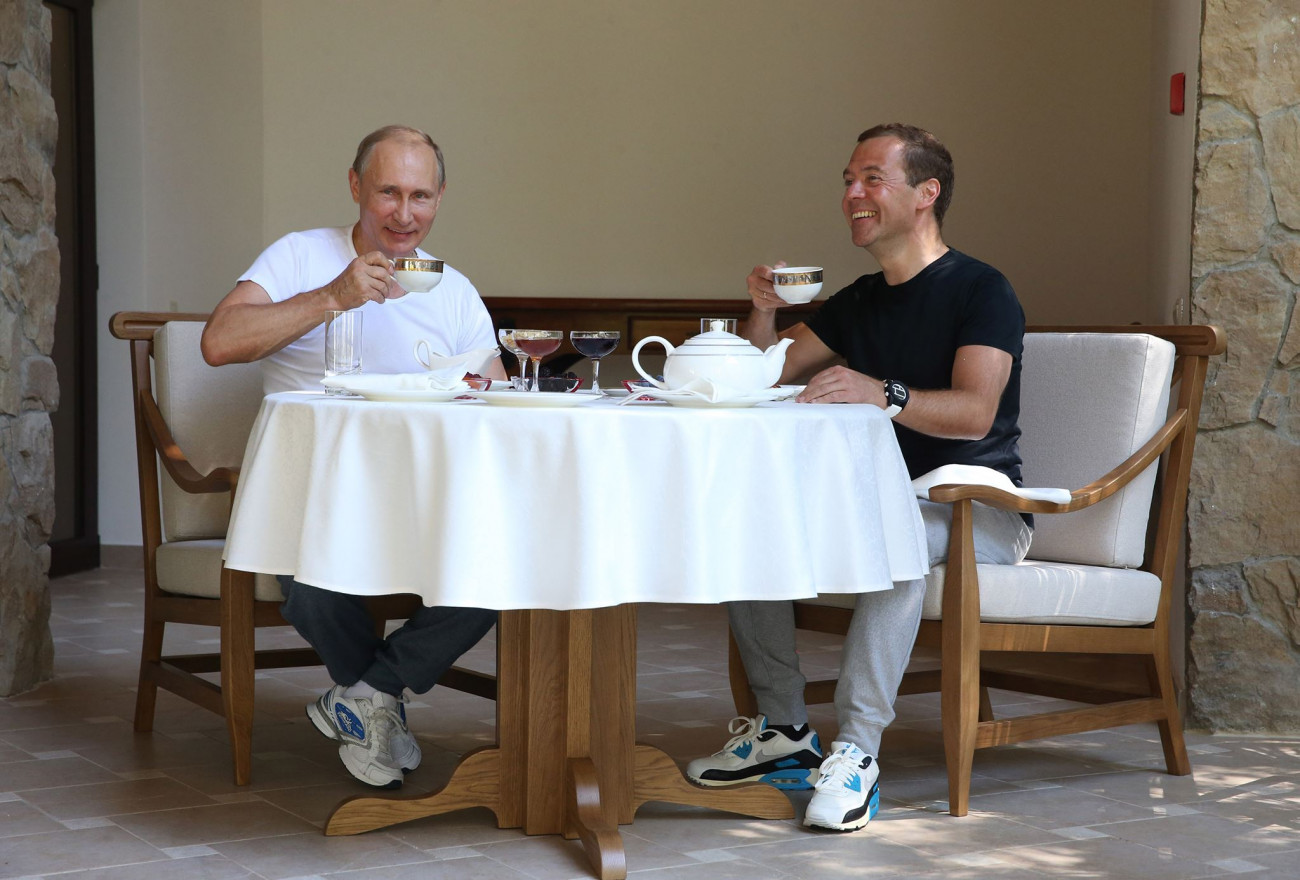 Vlagyimir Putyin és Dmitrij Medvegyev a Bucsaro Rucsejben lévő elnöki nyaralóban. Forrás:Facebook/Дмитрий Медведев
