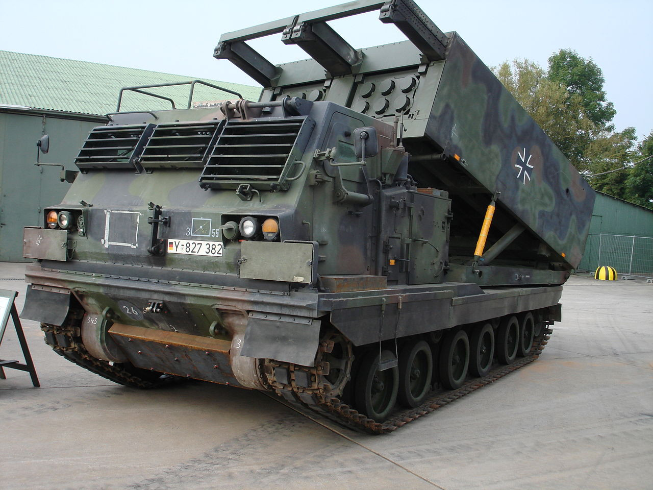 A német haderő, a Bundeswehr egyik M270 MLRS rakéta sorozatvetője. Forrás:Wikipédia