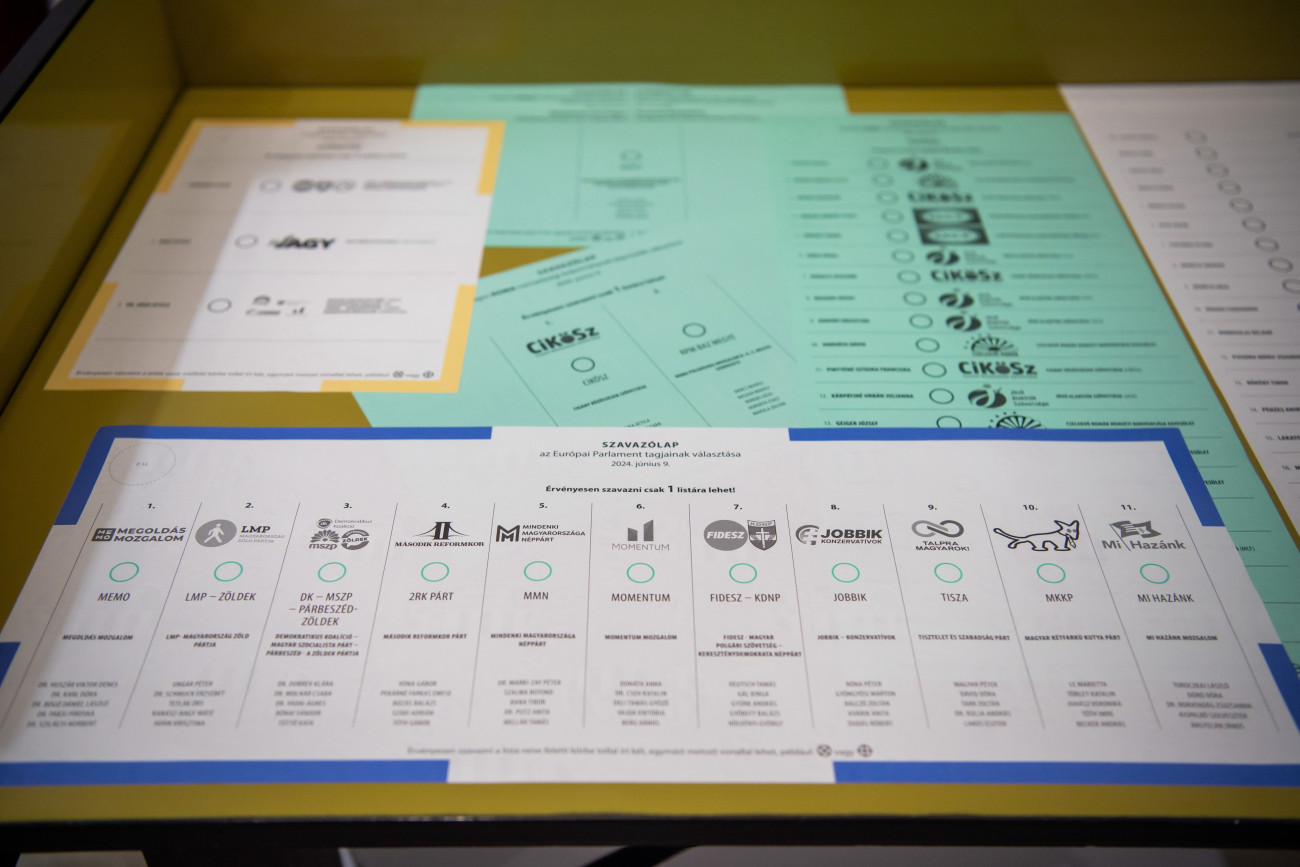 Budapest, 2024. május 22.
Szavazólapok a budapesti ANY Biztonsági Nyomda Nyrt. épületében 2024. május 22-én. Nyomtatják a helyi önkormányzati képviselők és polgármesterek, nemzetiségi önkormányzati képviselők, valamint az európai parlamenti képviselők június 9-ei választásának szavazólapjait a nyomdában.
MTI/Balogh Zoltán