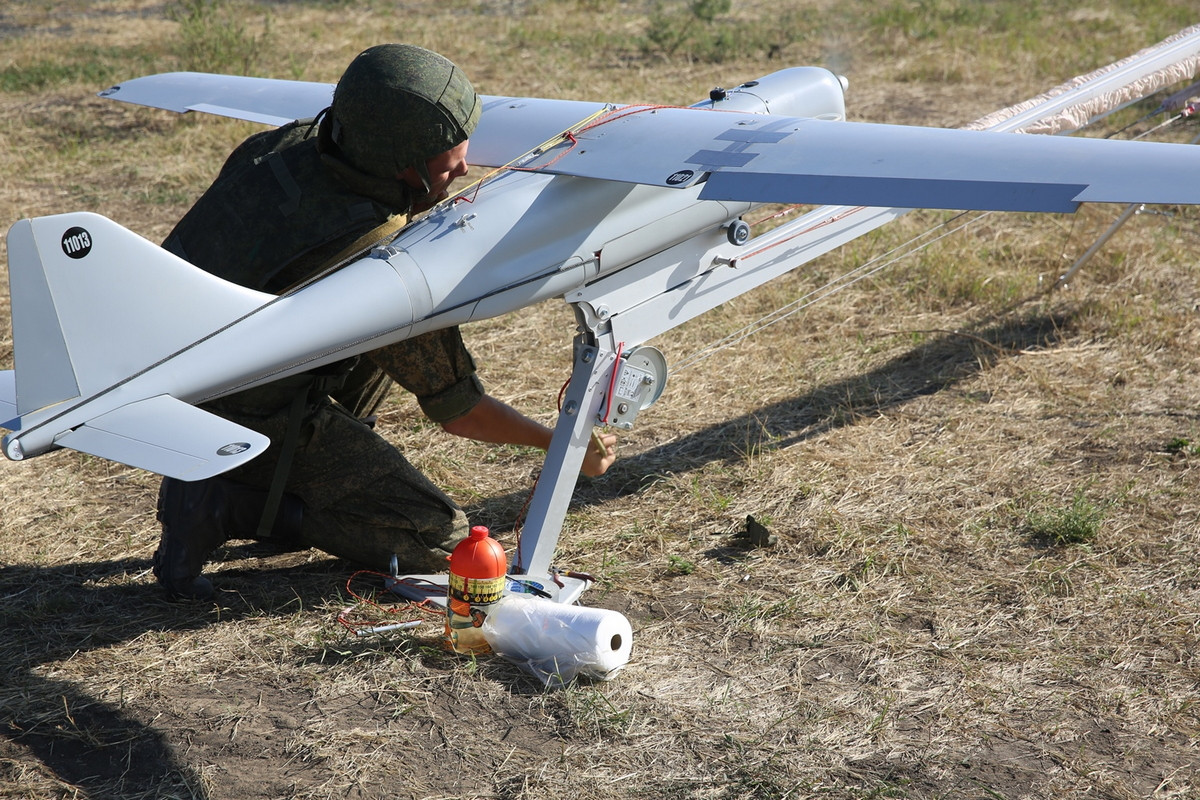Az orosz drón kataplutos indítása. Forrás: Wikipédia
