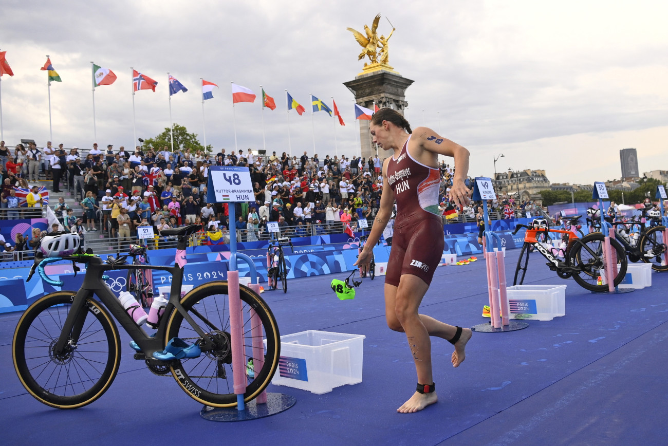 Párizs, 2024. július 31.
Kuttor-Bragmayer Zsanett a női triatlonosok versenyében a 2024-es párizsi nyári olimpián 2024. július 31-én.
MTI/Czeglédi Zsolt