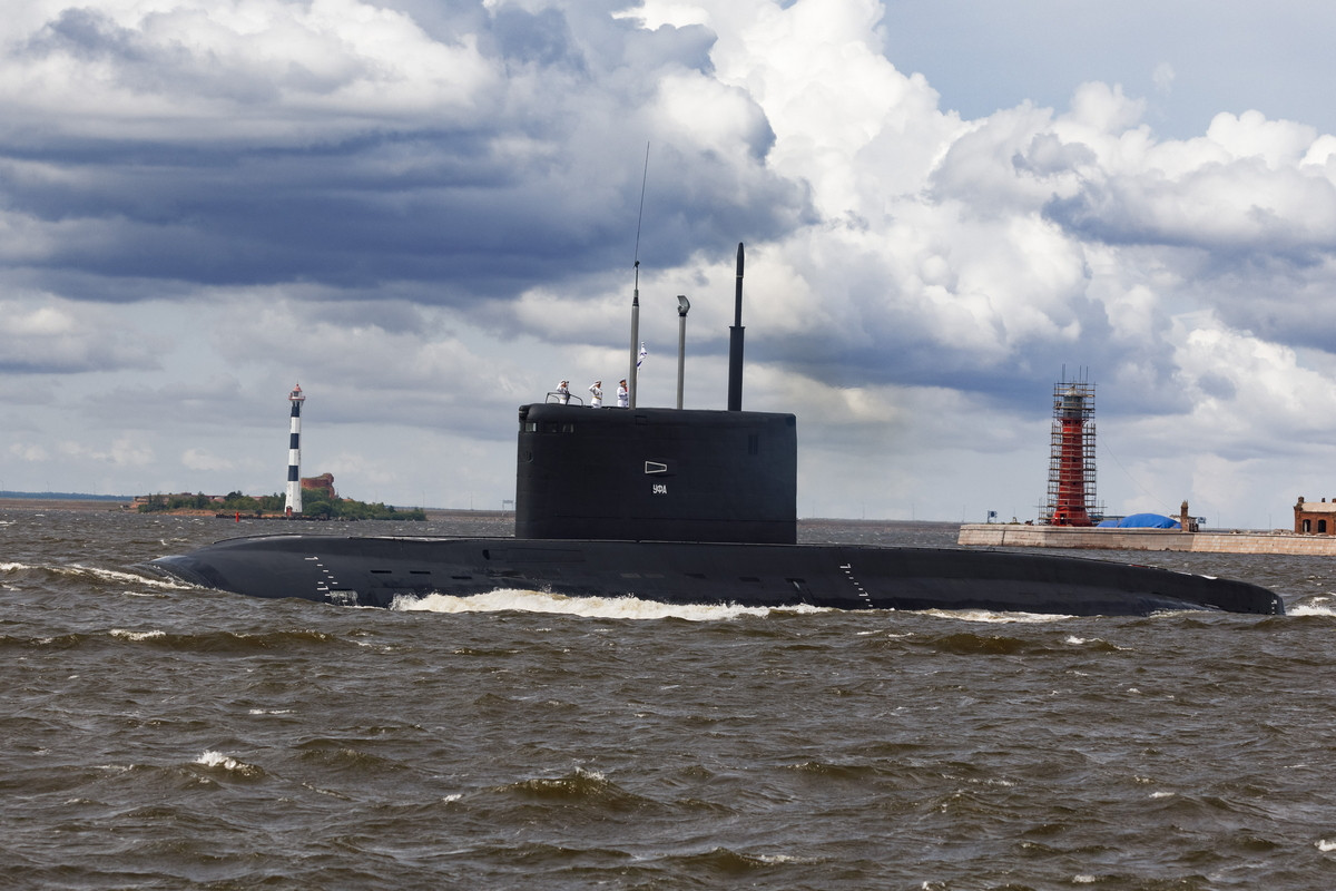Az orosz haditengerészet Projekt 636.3 osztályú, dízel-elektromos meghajtású tengeralattjárója, az Ufa Forrás: Wikipédia.