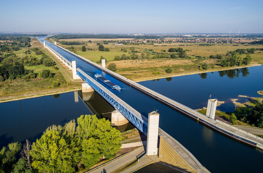 A magdeburgi csatornahíd, forrás: Magyar Építők