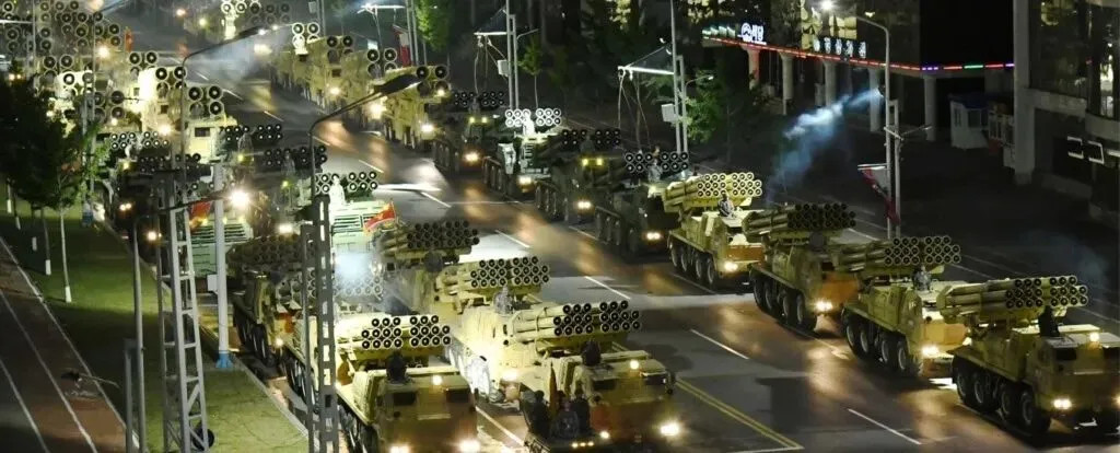 Észak-Koreai M-1991 240mm-es rakéta-sorozatvetők.