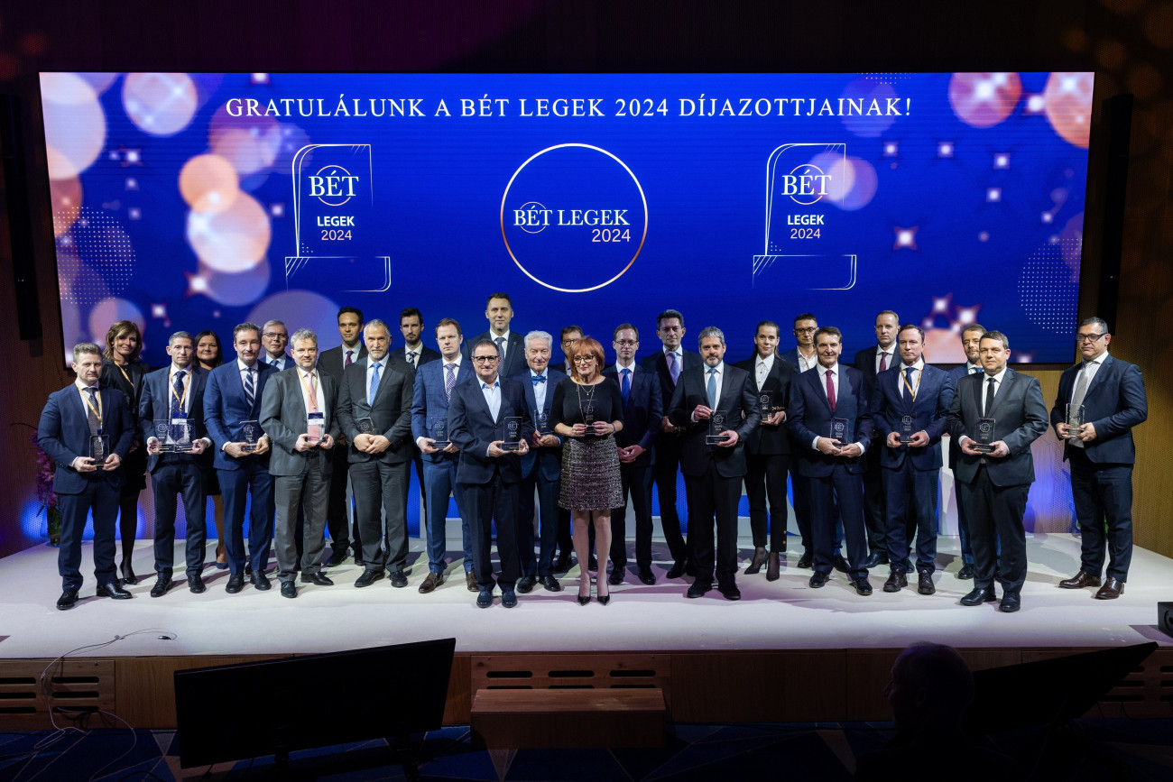 Budapest, 2025. február 13.
Díjazottak a BÉT Legek díjátadó gáláján az MNB Budai Központjában 2025. február 13-án. A Budapesti Értéktőzsde (BÉT) gáláján 25 kategóriában díjazták a kimagasló teljesítményt nyújtó tőkepiaci szereplőket.
MTI/Kocsis Zoltán