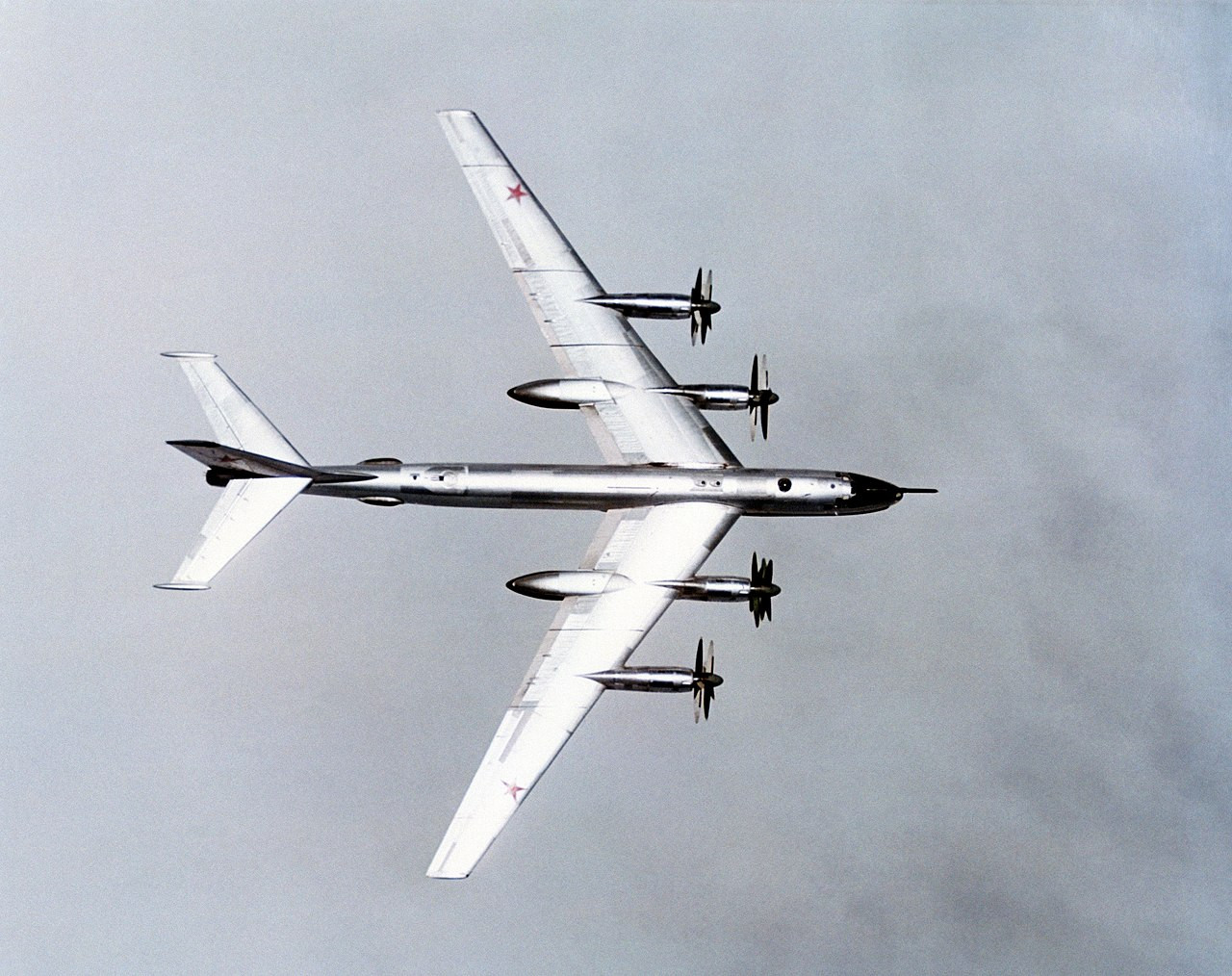 Egy orosz Tu-95 felülnézetben. A NATO-ban 