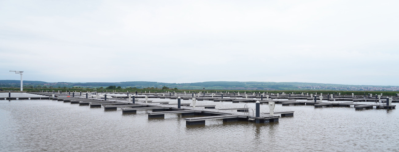 Fertőrákos, 2025. május 8.
A Fertő tavi beruházás első elkészült fejlesztési eleme, az északi kikötő Fertőrákoson a megnyitó napján, 2025. május 8-án.
MTI/Filep István