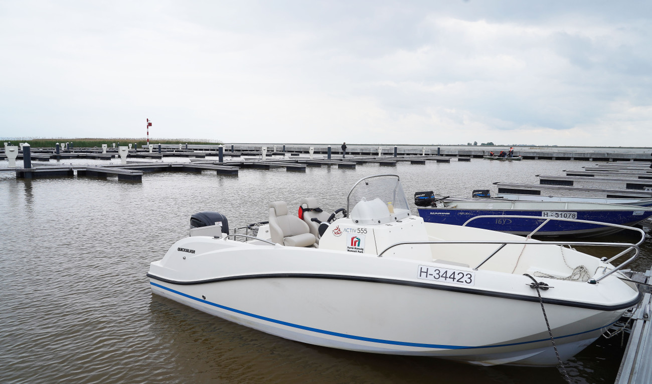 Fertőrákos, 2025. május 8.
A Fertő tavi beruházás első elkészült fejlesztési eleme, az északi kikötő Fertőrákoson a megnyitó napján, 2025. május 8-án.
MTI/Filep István