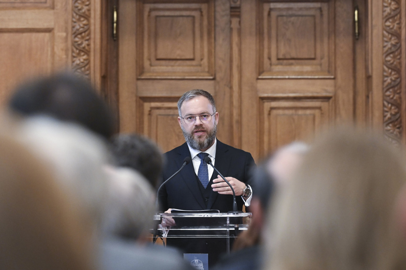 Budapest, 2025. május 14.
Orbán Balázs, a miniszterelnök politikai igazgatója beszédet mond a Nemeskürty István 100 elnevezésű emléknapon az Országházban 2025. május 14-én.
MTI/Bruzák Noémi