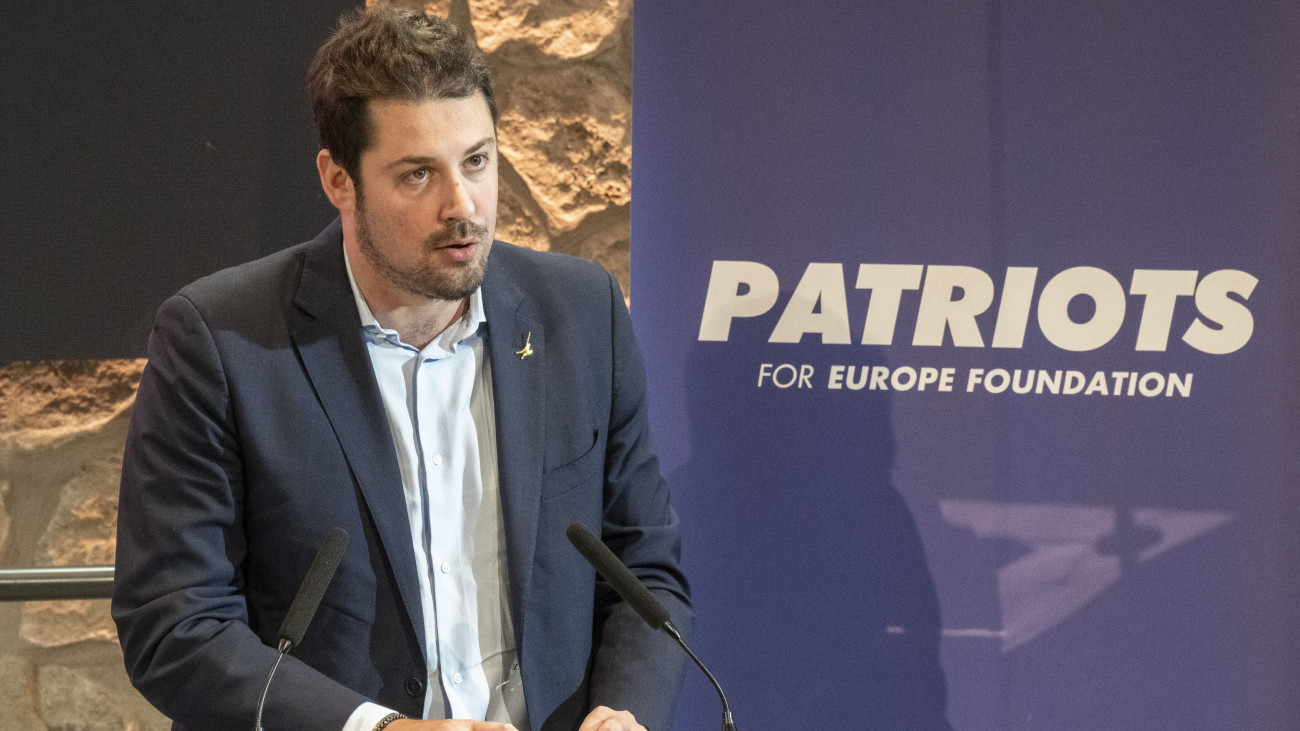 Luca Toccalini, az olasz országgyűlés tagja, a Lega Giovani elnöke beszédet mond a Fidelitas, a Lega Giovani és a Republicans for National Renewal ifjúsági szervezetek által közösen szervezett Transatlantic Young Patriots Summit konferencián a Lónyay-Hatvany-villában 2025. május 31-én. MTI/Szigetváry Zsolt
