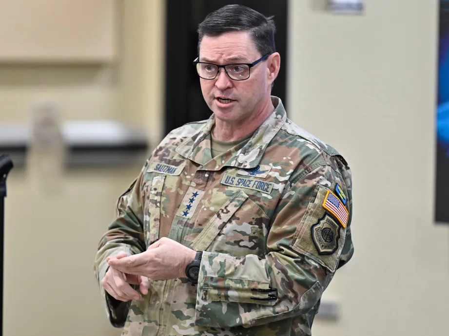 Chance Saltzman tábornok az amerikai űrhadsereg műveleti parancsnoka. Kép: USAF
