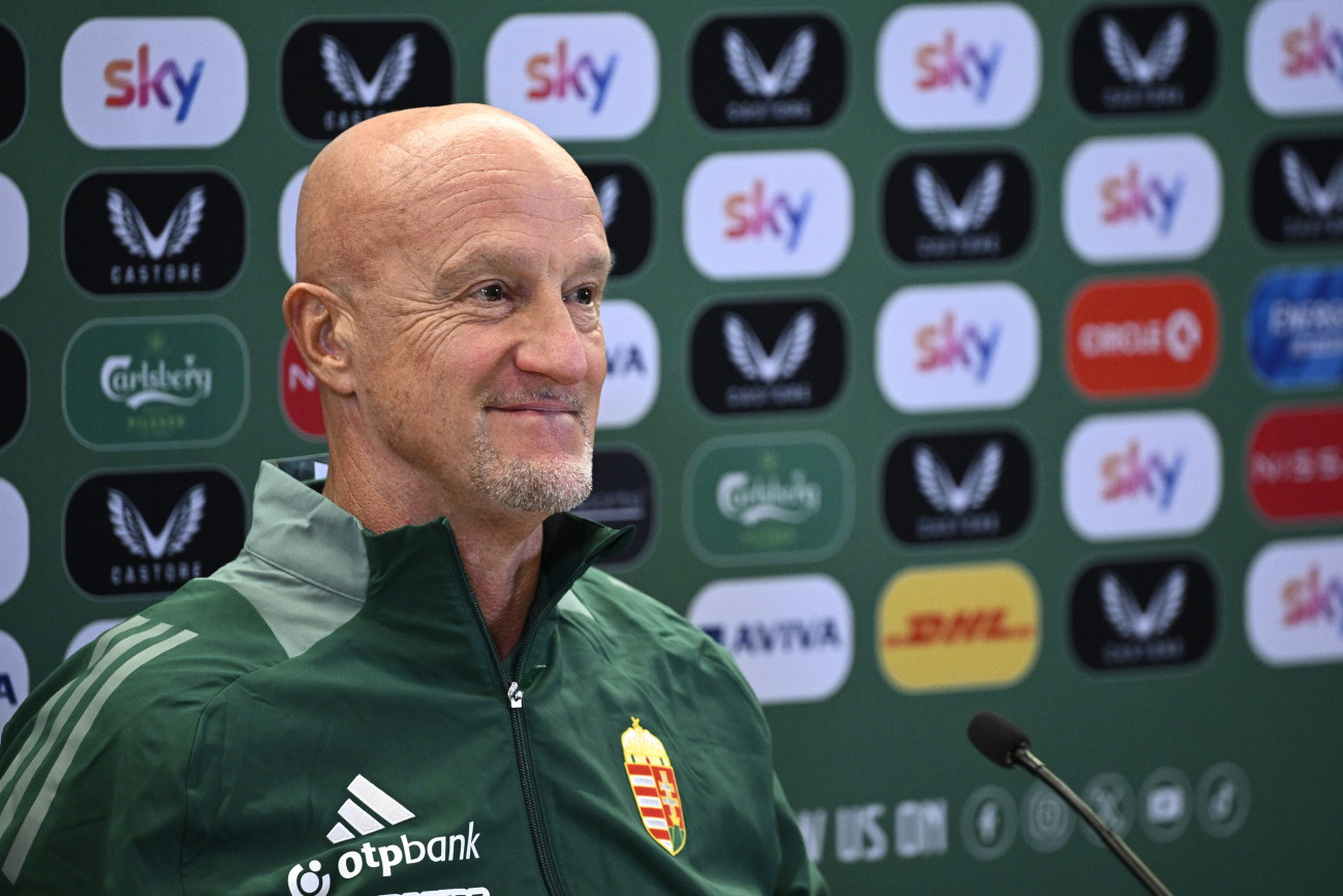 Dublin, 2025. szeptember 5.
Marco Rossi szövetségi kapitány a magyar labdarúgó-válogatott sajtótájékoztatóján a dublini Aviva Stadionban 2025. szeptember 5-én. A magyar csapat az ír válogatott ellen lép pályára Dublinban a 2026-os világbajnokság selejtezőjében szeptember 6-án.
MTI/Bodnár Boglárka