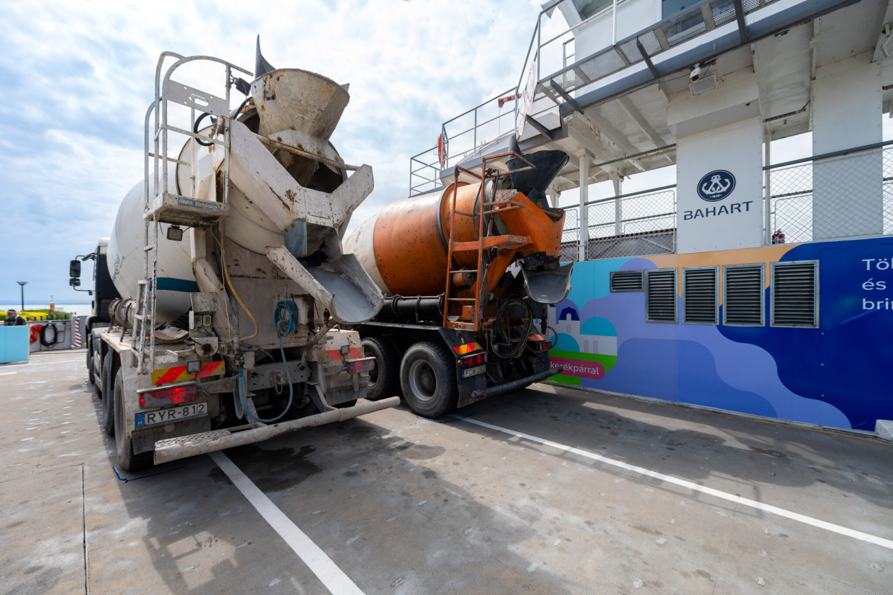 Forrás: Magyar Építők