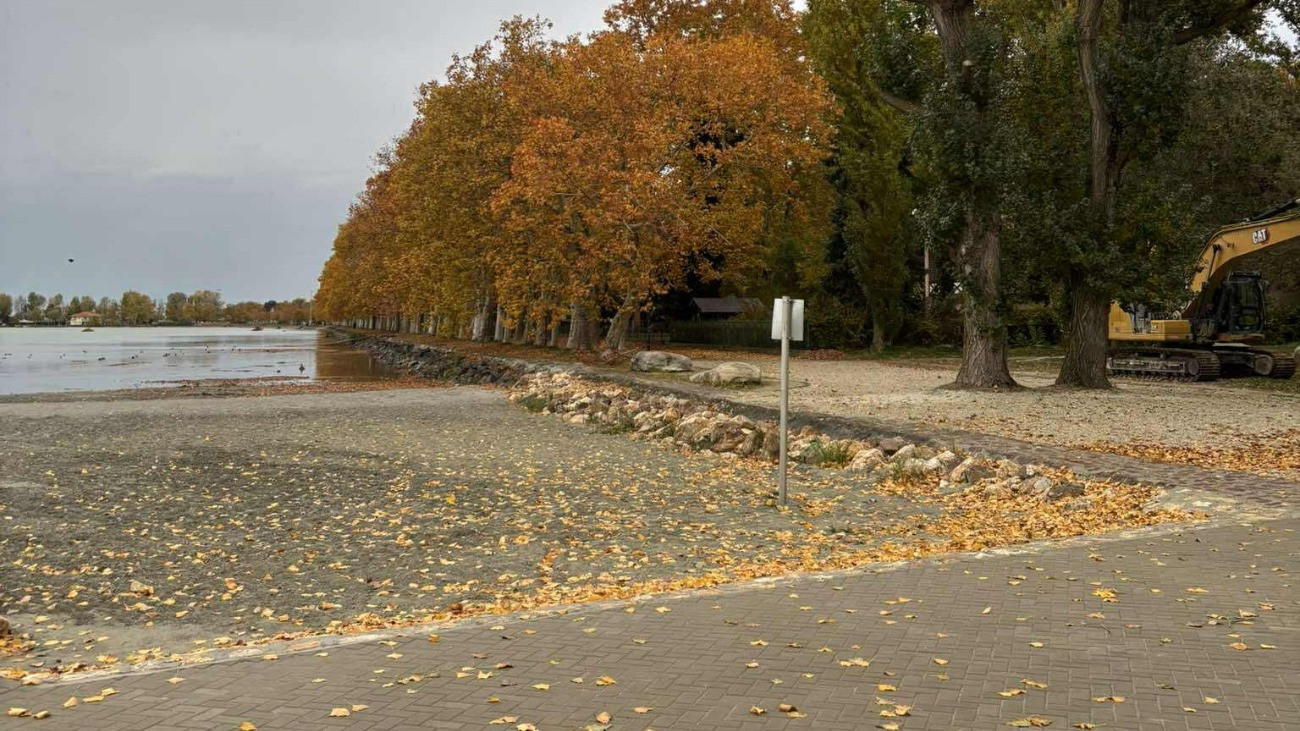 Alacsony a Balaton, 66 centis