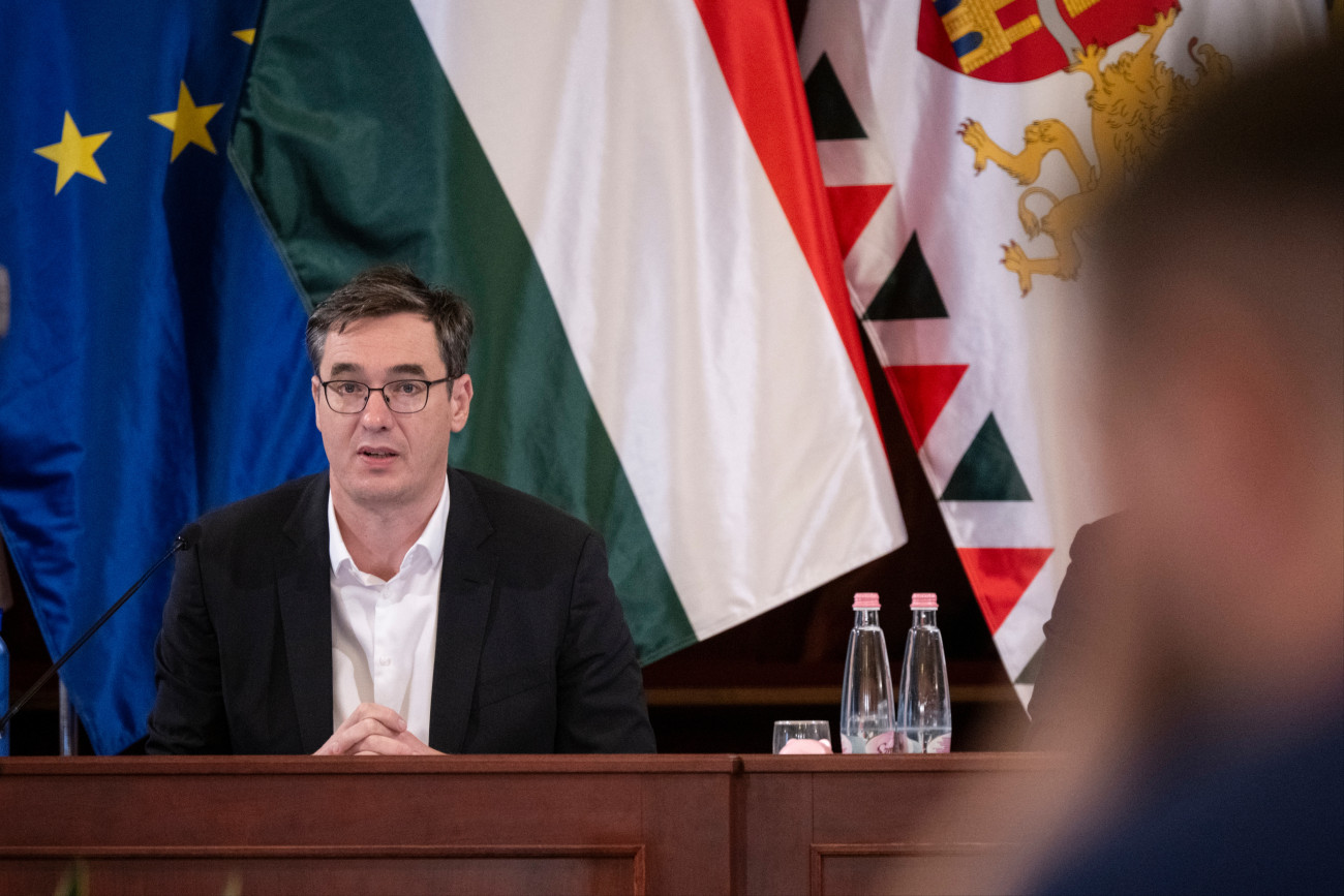 Budapest, 2025. október 29.
Karácsony Gergely fõpolgármester felszólal a Fõvárosi Közgyûlés ülésén a Városháza dísztermében 2025. október 29-én.
MTI/Szigetváry Zsolt