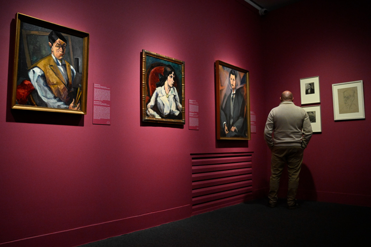 Fotó: a TIHANYI 140. címû kiállítás részlete a Magyar Nemzeti Galériában - MTI/Bodnár Boglárka