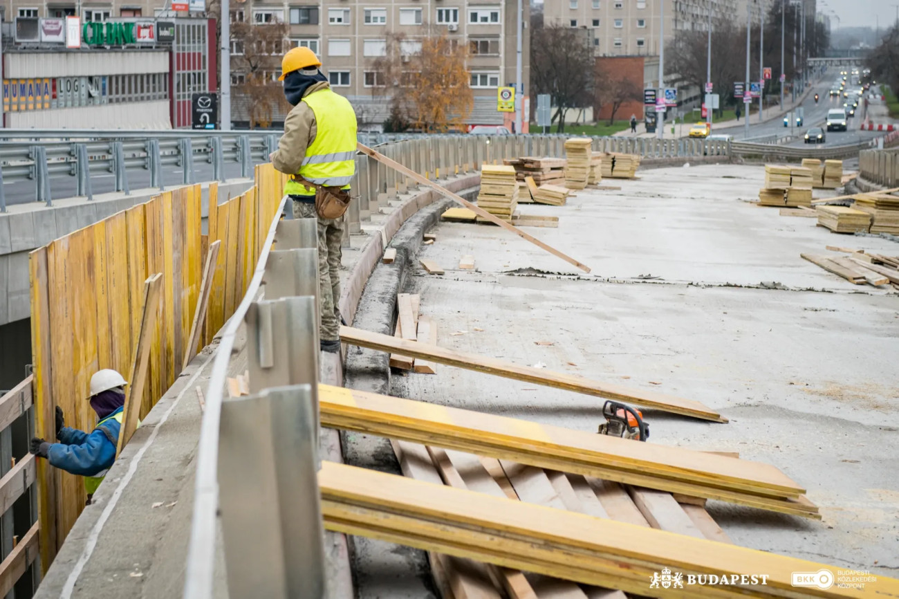 Flórián téri munkák – haladnak az északi híd bontási munkái és a szerkezeti vizsgálatok.
BKK/Nyirő Simon