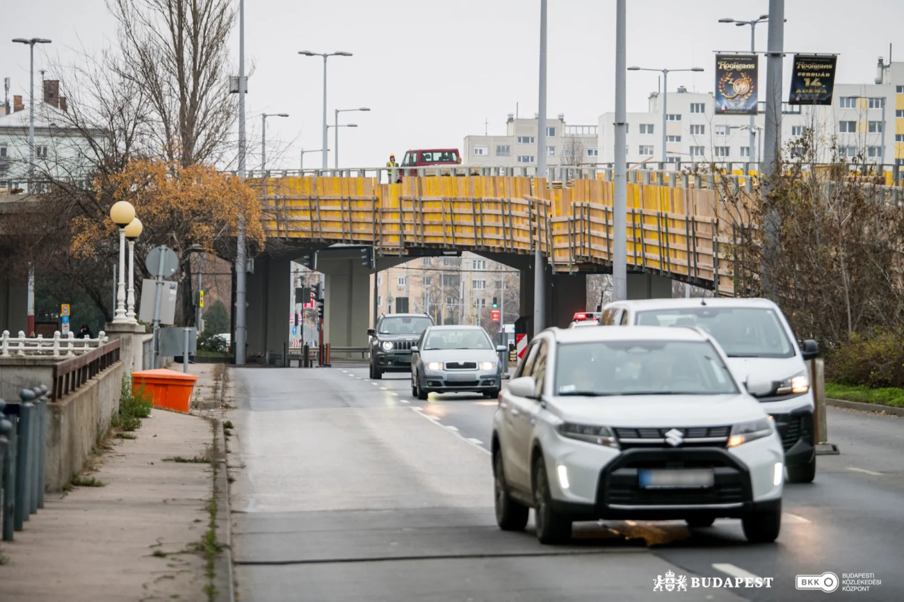 Flórián téri munkák – haladnak az északi híd bontási munkái és a szerkezeti vizsgálatok.
BKK/Nyirő Simon