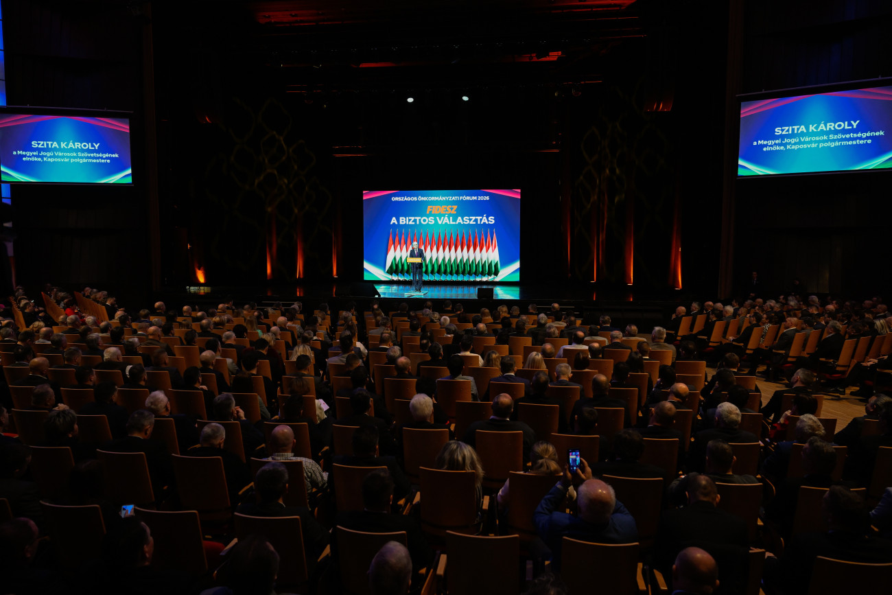 Budapest, 2026. január 19.
Szita Károly, a Megyei Jogú Városok Szövetségének elnöke beszédet mond Az önkormányzatok a mi erõnk - országos önkormányzati fórumon a Budapest Kongresszusi Központban 2026. január 19-én.
MTI/Máthé Zoltán