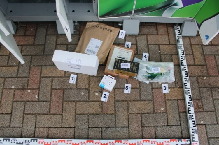 Országos koordináció, megyei összefogás és városi leleményesség eredményeként a rendőrök azonosították, majd elfogták azt a férfit, aki Tiszaújvárosban feltörte egy csomagautomata bokszait.