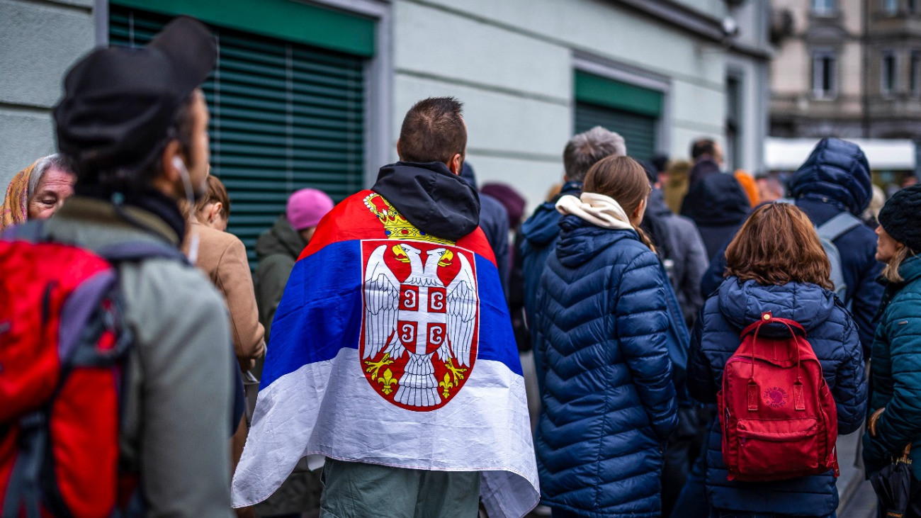 Zürich, 2026. október 25.
Szerb állampolgárok a szavazatuk leadásáért állnak sorban a szerbiai elõrehozott parlamenti választás napján, 2026. október 25-én a szerb konzulátusnál Zürichben.
MTI/EPA/Keystone/Michael Buholzer
