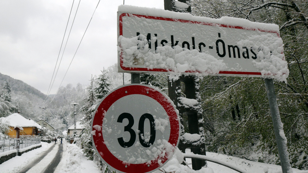 Meghökkentő ok miatt csökkentették a sebességhatárt