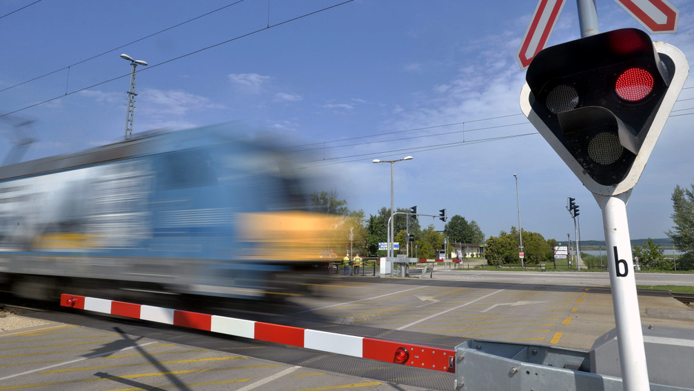 Elképesztő óvatlanság: sok autós nincs tisztában ezzel a szabállyal