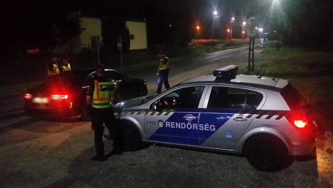 Rendkívüli rendőri akció a Balatonon