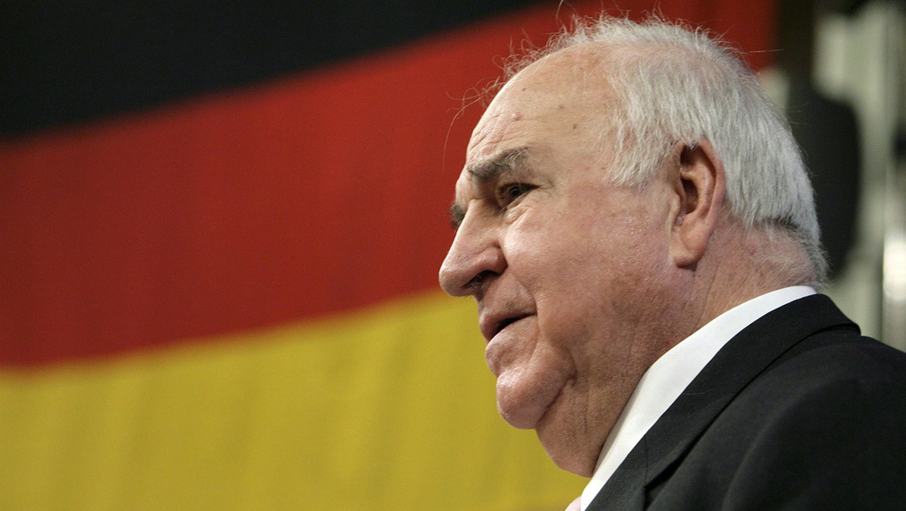 Elhunyt Helmut Kohl