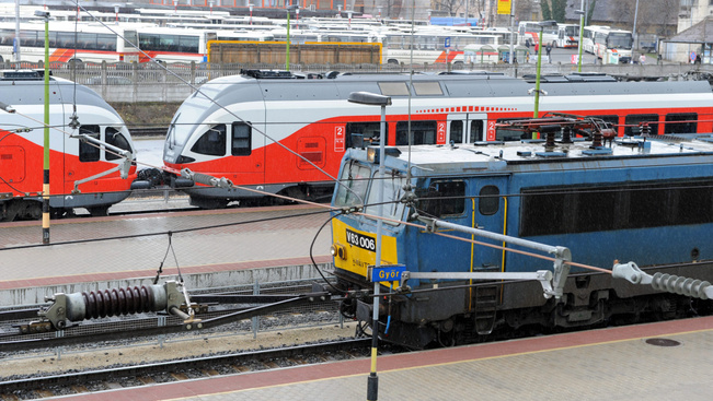 Teljesen leállt a győri pályaudvar