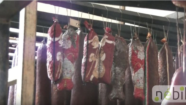 Undorító húsokat találtak egy üzemben - videóval