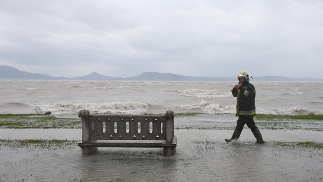 Szörnyűségek a Balatonnál - videó