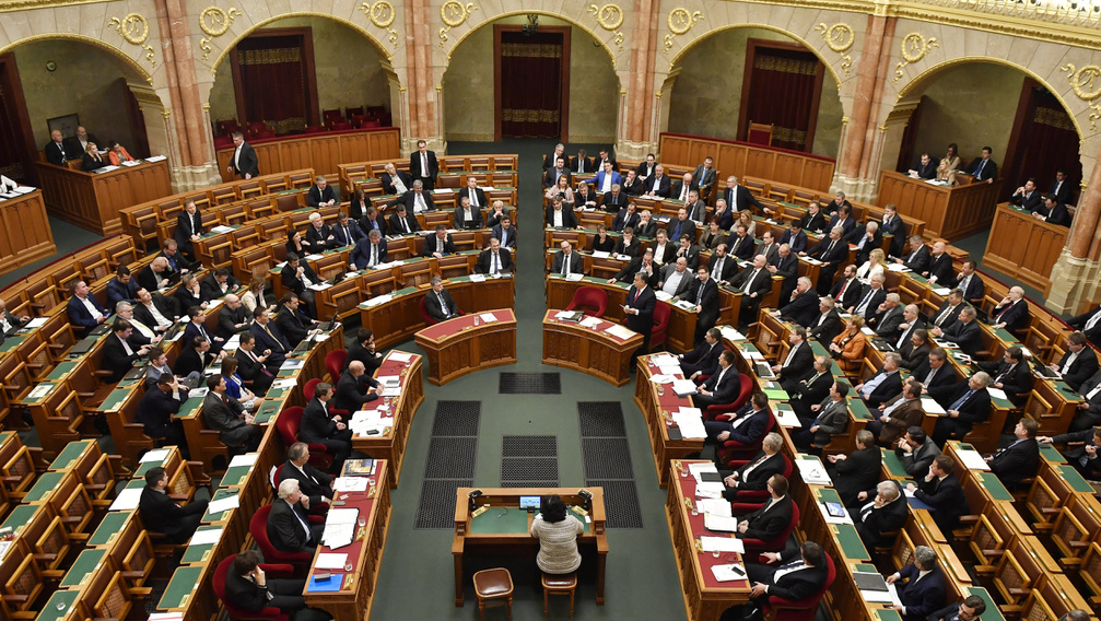 Nem látszik még, hogy melyik párt lenne a Fidesz érdemi kihívója