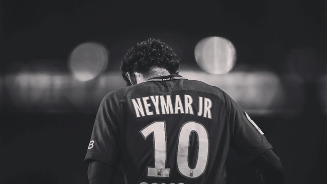 Törés miatt nem játszhat Neymar