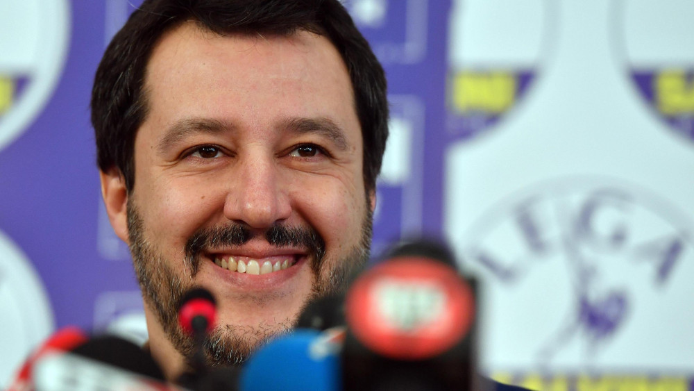 Milánó, 2018. március 5.Matteo Salvini, a radikális jobboldali Északi Liga vezetője sajtótájékoztatót tart pártjának milánói székházában az olasz parlamenti választások után, a 2018. március 5-én. (MTI/EPA/Daniel Dal Zennaro)