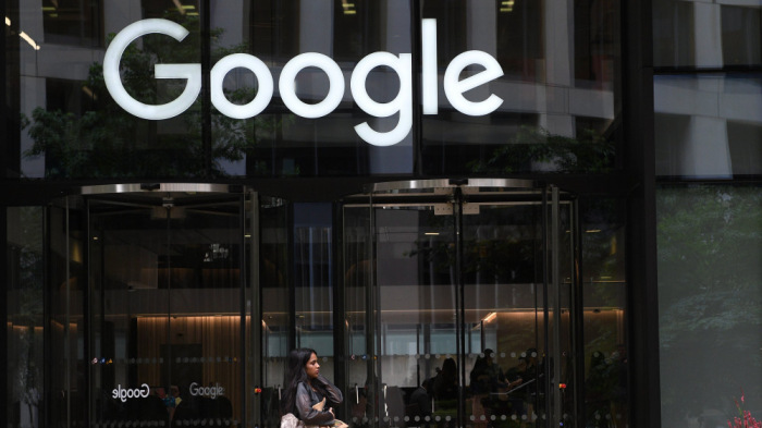 A gigabírság után módosít európai rendszerén a Google