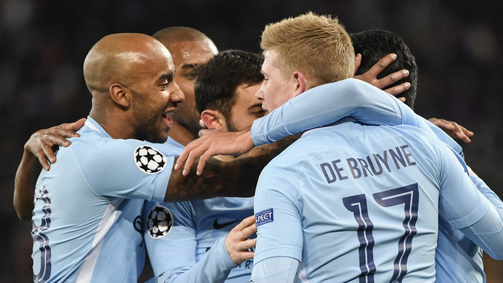 Bázel, 2018. február 13.Az angol Manchester City játékosai ünnepelnek, miután gólt szereztek a svájci Basel ellen a labdarúgó Bajnokok Ligája nyolcaddöntőjében játszott mérkőzésen a bázeli St.Jakob-Park stadionban 2018. február 13-án. (MTI/EPA/Georgios Kefalas)