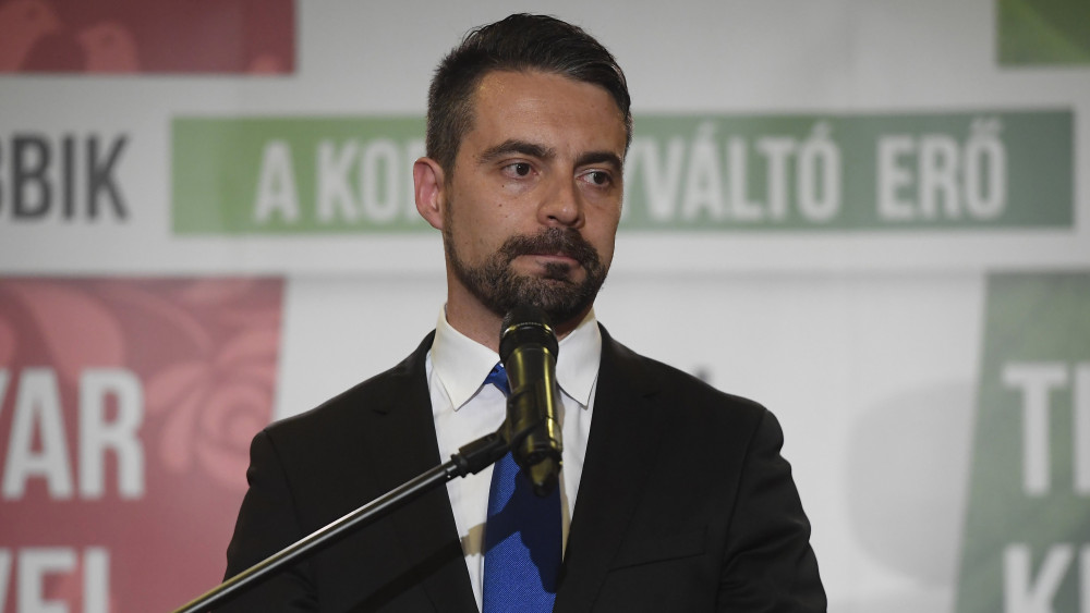 Vona Gábor, a Jobbik elnöke sajtótájékoztatót tart a párt választási eredményváró rendezvényén a budapesti Aquincum Hotelben 2018. április 8-án. Vona Gábor lemond elnöki tisztségéről.