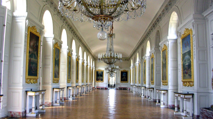 Terrorveszély: azonnal ki kellett üríteni a versailles-i palotát