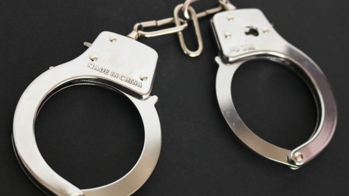 Szexuális bűncselekmény miatt letartóztattak egy Everton-futballistát