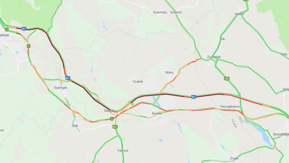 Harminc kilométeres a sor az M1-esen Budapest felé