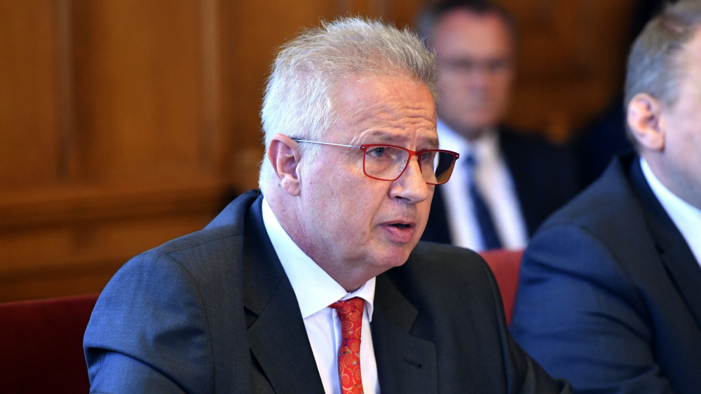 Trócsányi László igazságügyi miniszterjelölt a kinevezése előtti meghallgatásán, az Országgyűlés igazságügyi bizottságának ülésén az Országházban 2018. május 14-én.