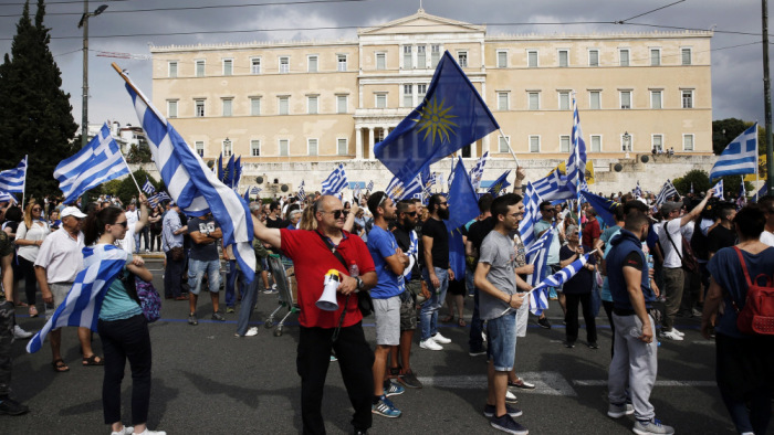 Túlélte a bizalmi szavazást a görög kormányfő